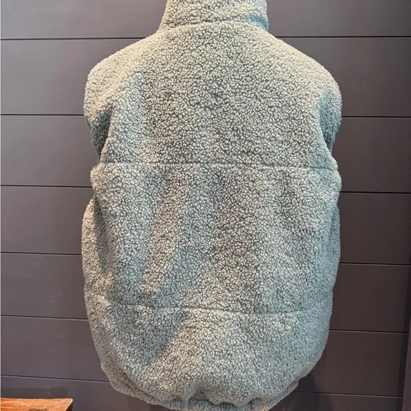 Magnolia Boutique Plush Sage Green Sherpa Zip Up Vest Cozy Layering Warm - Picture 5 of 9